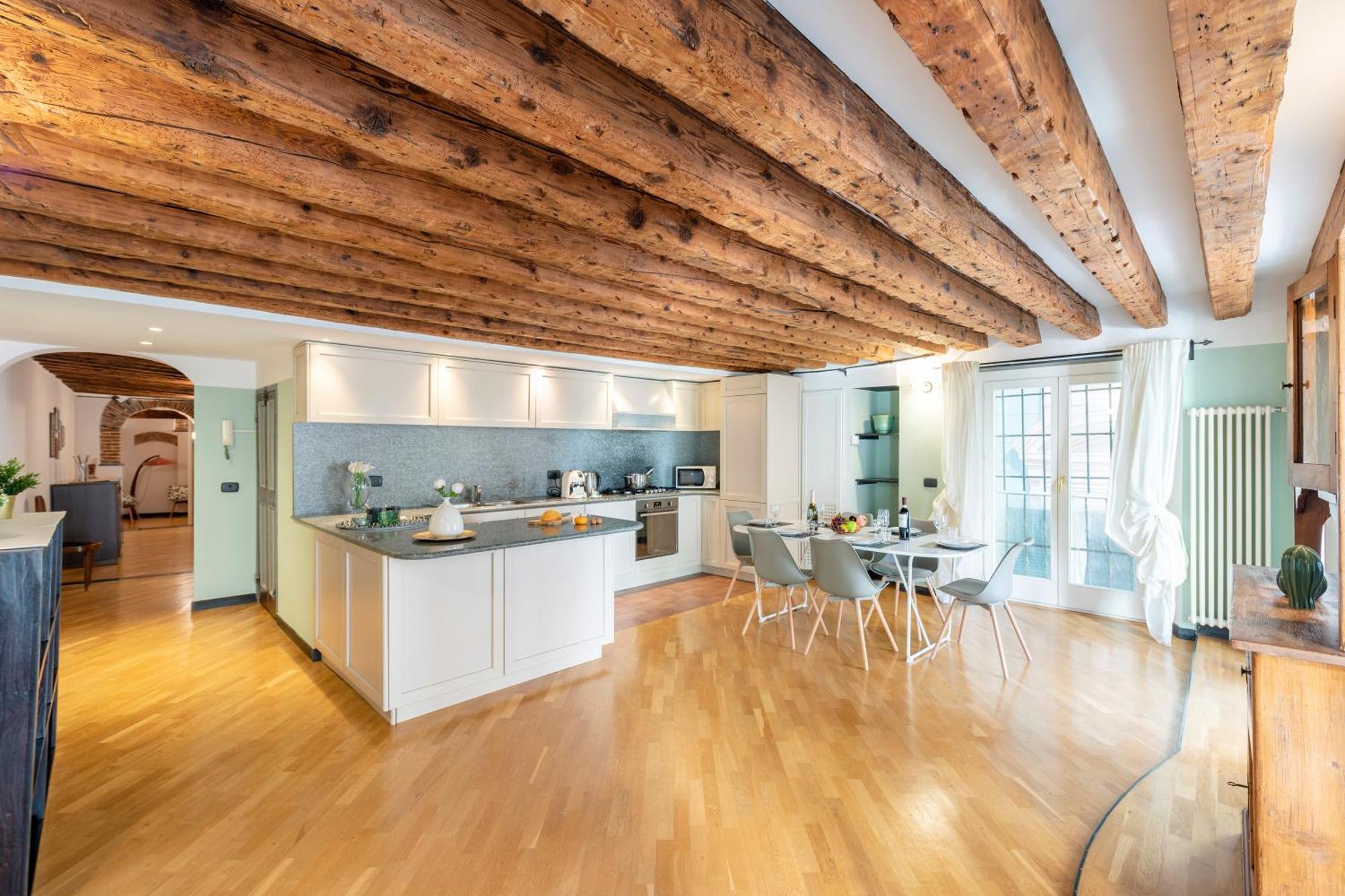 Beautiful Flat In The Historic Center - Happy Apartment Genua
