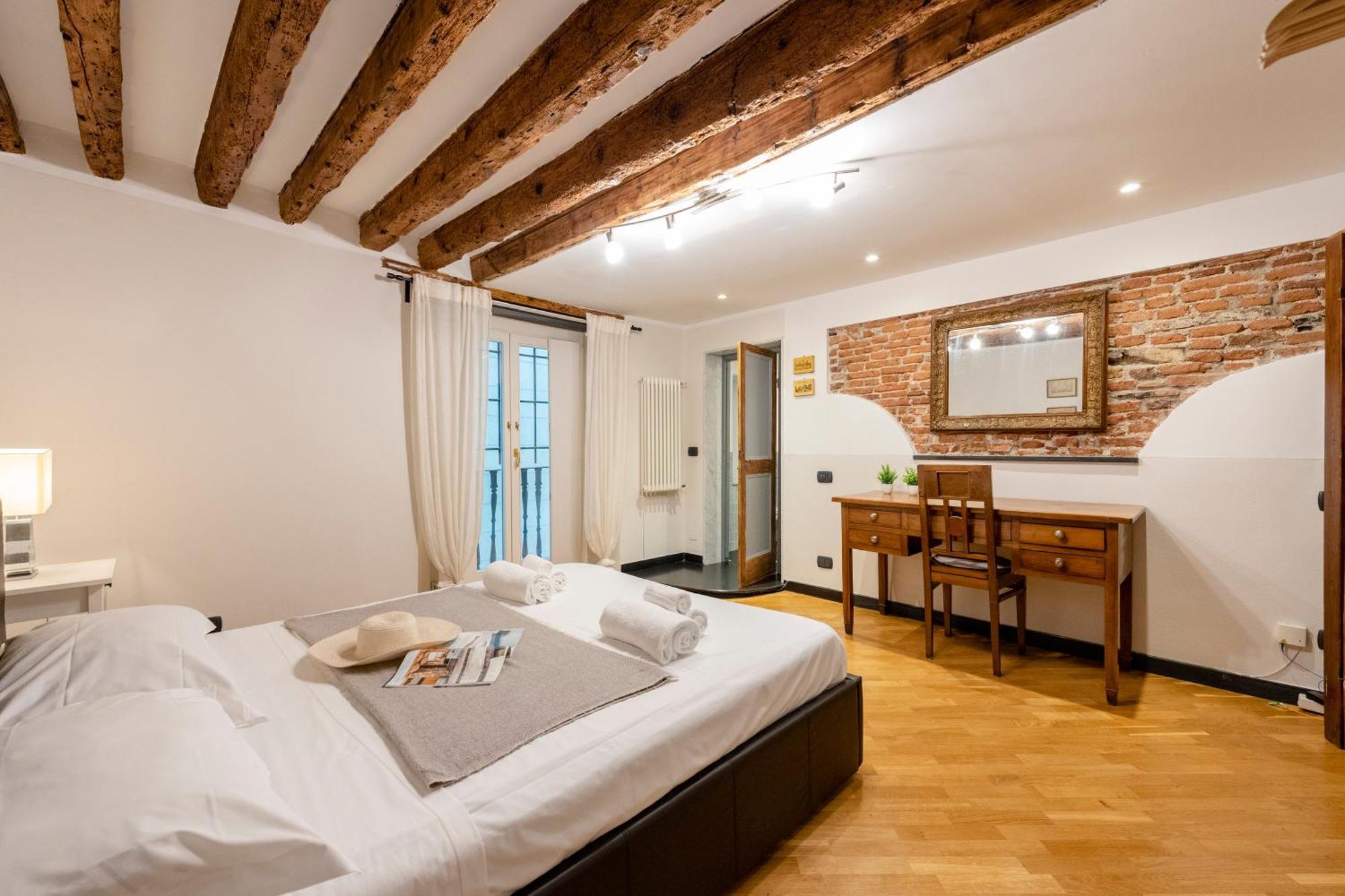 Beautiful Flat In The Historic Center - Happy Apartment